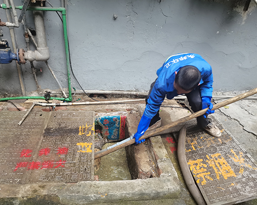 毛感乡清掏化粪池