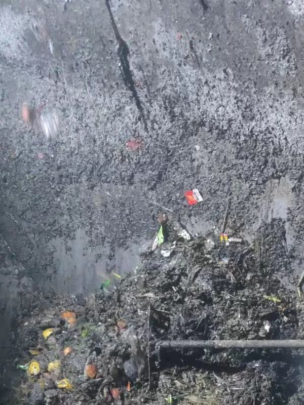 毛感乡污水池清理